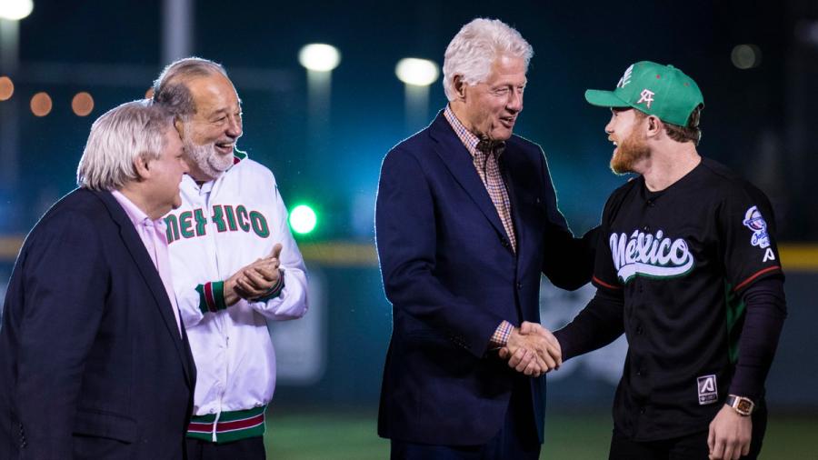 Foto de Canelo y Bill Clinton desata comentarios en redes