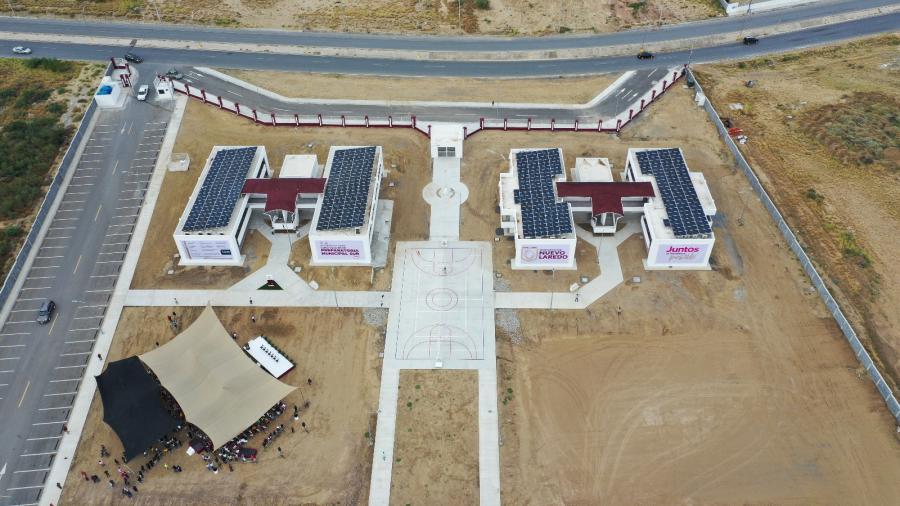 Entrega alcaldesa Carmen Lilia Canturosas la primera preparatoria autosostenible de Tamaulipas