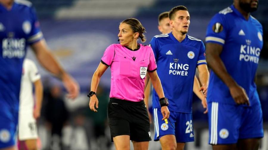 Stéphanie Frappart será la primer arbitra en pitar un partido de UCL