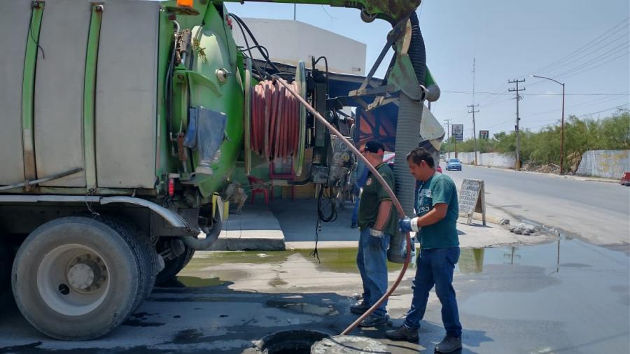 Llevó COMAPA sondeo de línea general y reparación de fugas a zona Centro