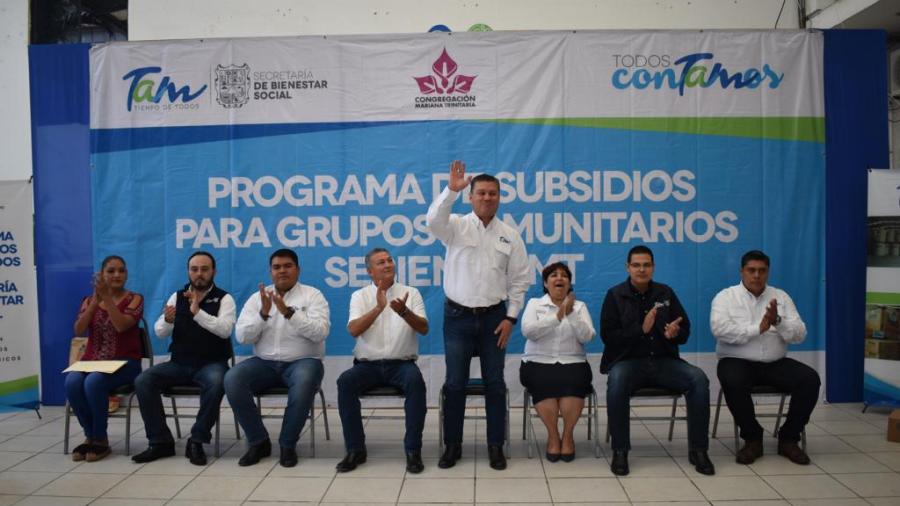 Lleva Gob Tam y Sebien beneficios a familias mantenses