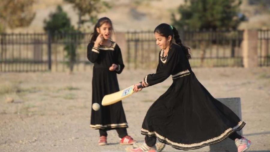 Talibanes prohíben a las mujeres practicar deporte