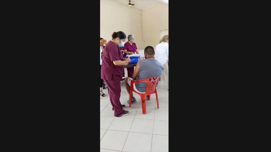 Aplican refuerzo de vacuna contra COVID-19 en CEDES Reynosa