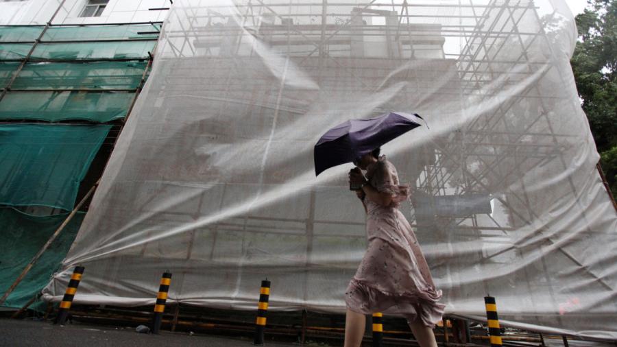 Evacúan a 50 mil personas en China  por tifón 'Rumbia' 