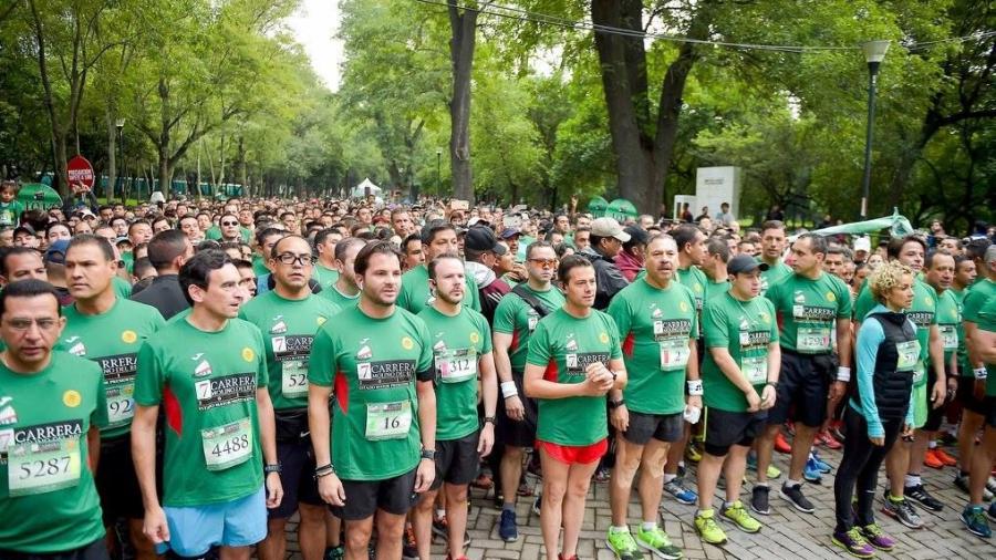 Participa EPN en séptima carrera Molino del Rey