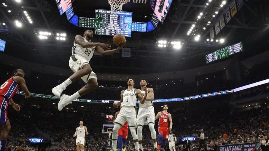Bucks de Milwaukee, los primeros en obtener boleto para los playoffs