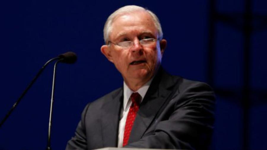 Trump pidió a Sessions tomar control de investigación sobre Rusia