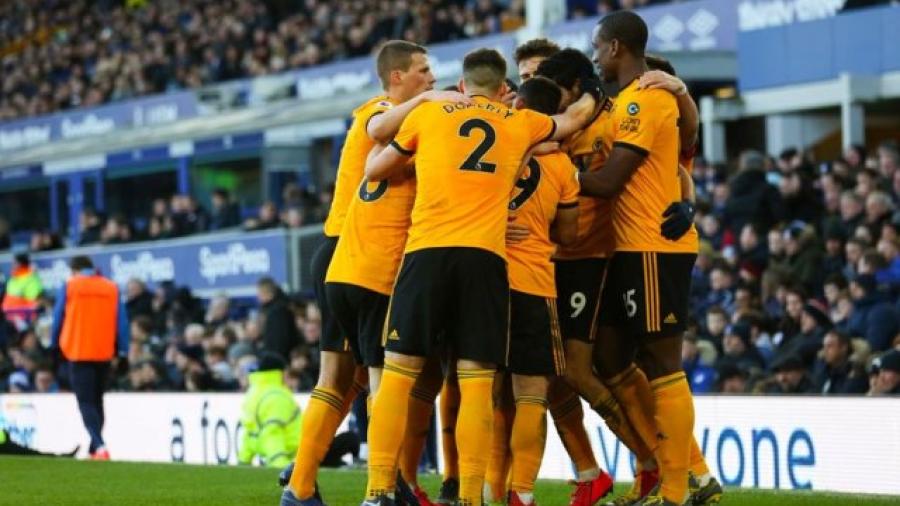 Raúl Jiménez vuelve a anotar con los Wolves