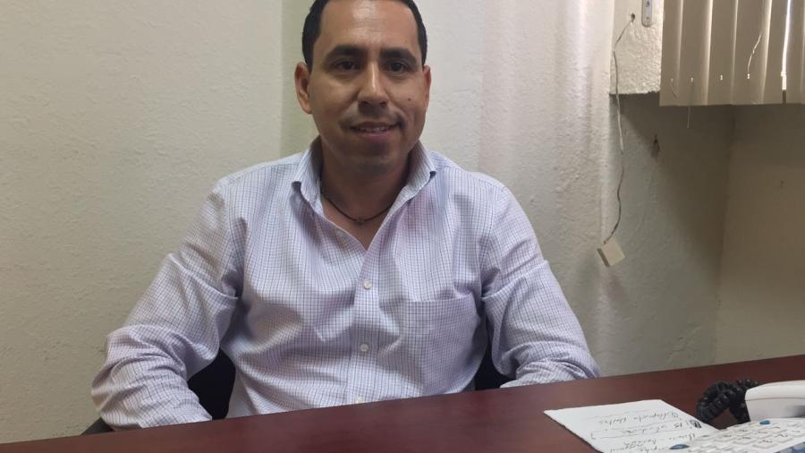 Regidor pide comparar los precios de artículos escolares