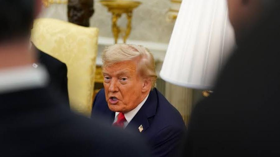 Corte de apelaciones falla contra aranceles de Trump, pero los mantiene vigentes