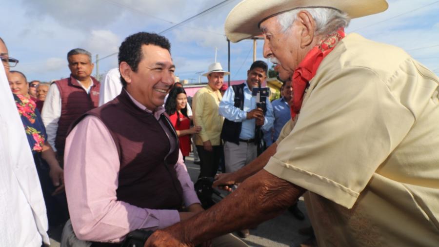 Ejerce alcalde nueva forma de gobernar