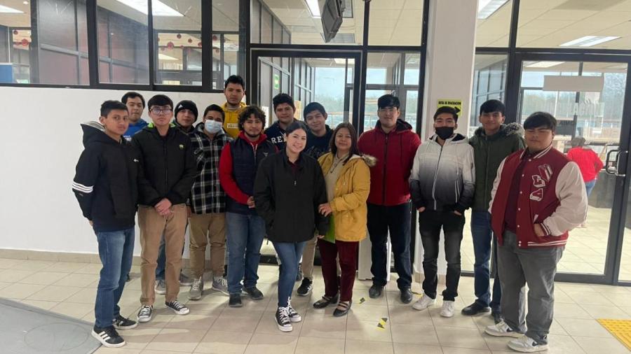 Aprenden estudiantes de la UTTN sobre procesos de manufactura automatizados en Visteon
