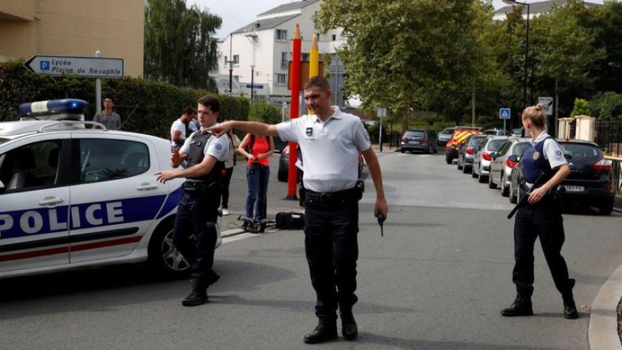 Un muerto y varios heridos deja ataque en las afueras de París