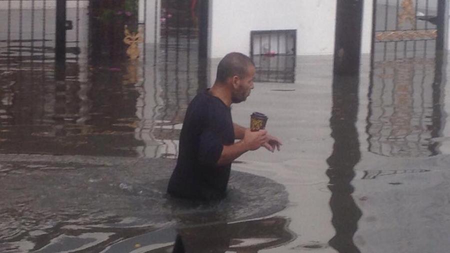 Mazatlán es inundado por fuertes lluvias