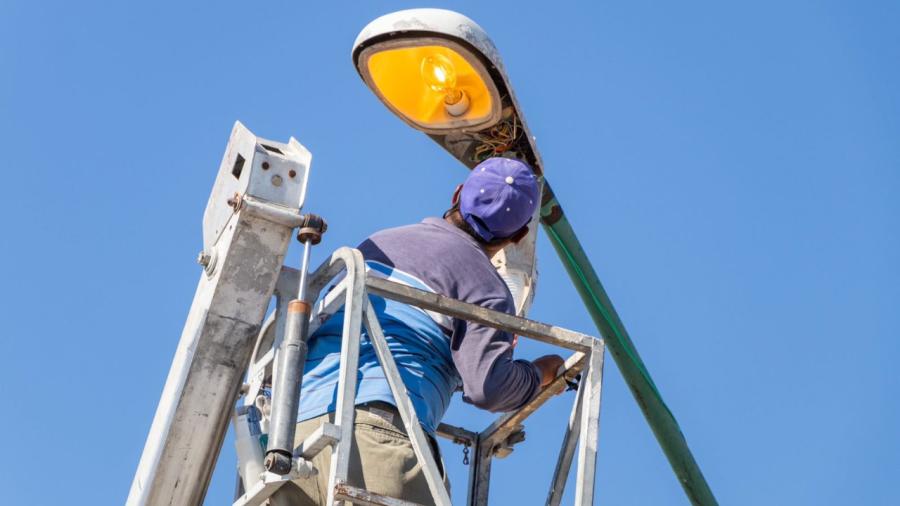 Plan de rescate: gobierno municipal alumbra calles y colonias