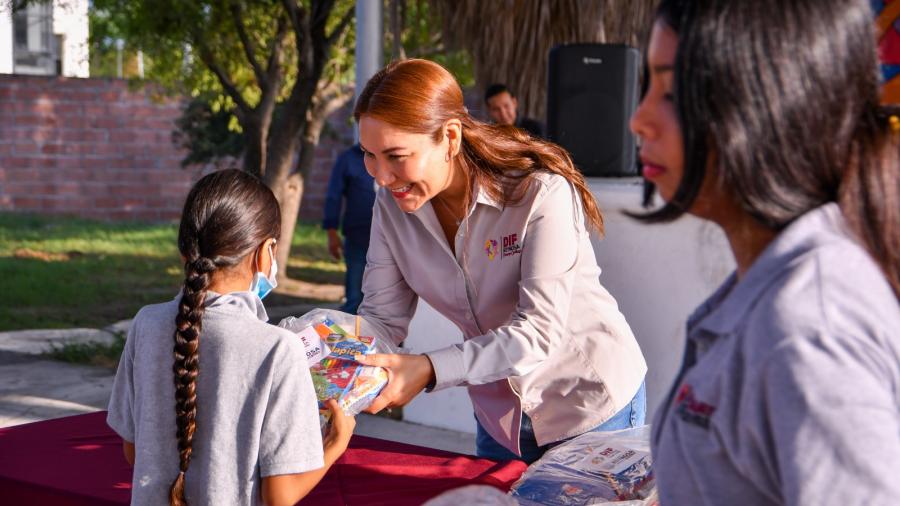 Entrega DIF Reynosa kits de útiles escolares a menores PANNARTI