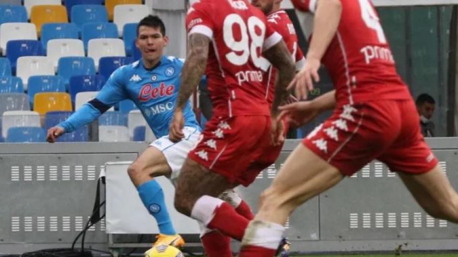 "Chuky" Lozano participa en la goleada del Napoli contra la Fiorentina 