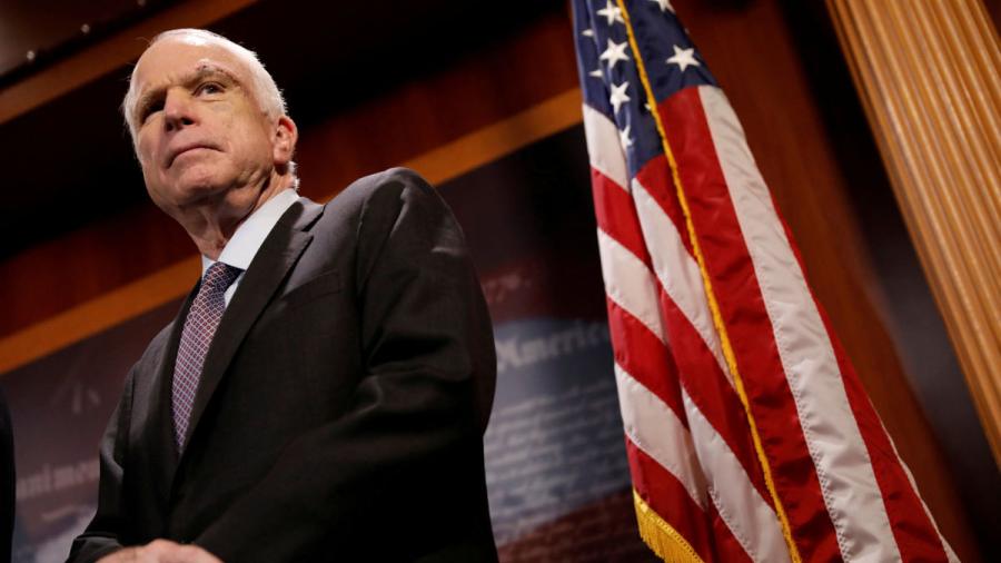 John McCain pone fin a su tratamiento contra el cáncer