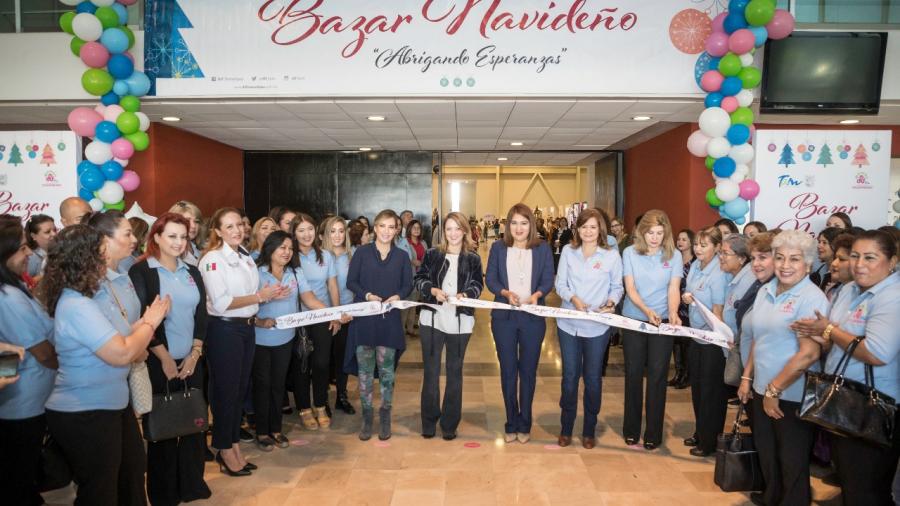 Inaugura DIF Segundo Bazar navide&ntilde;o 