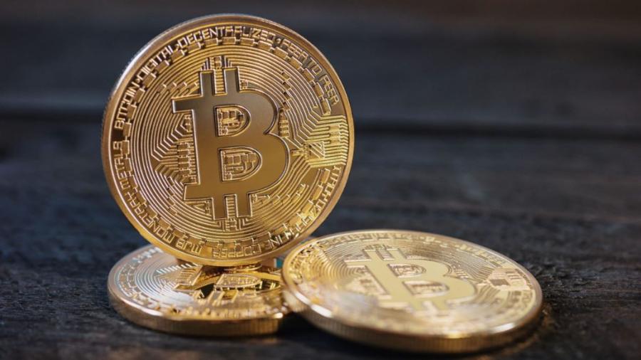 Bitcoin registra nuevo récord histórico al superar los 44 mil dólares
