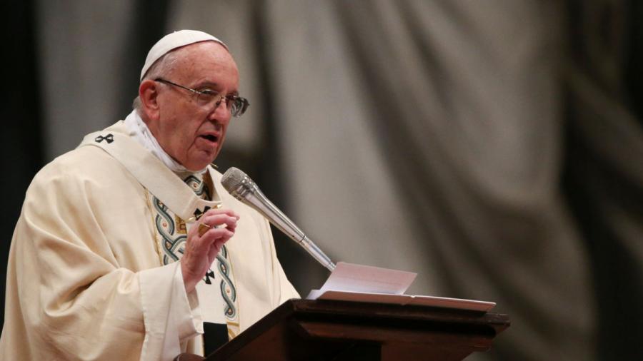 Papa Francisco ofrece almuerzos a desamparados en Día de Reyes