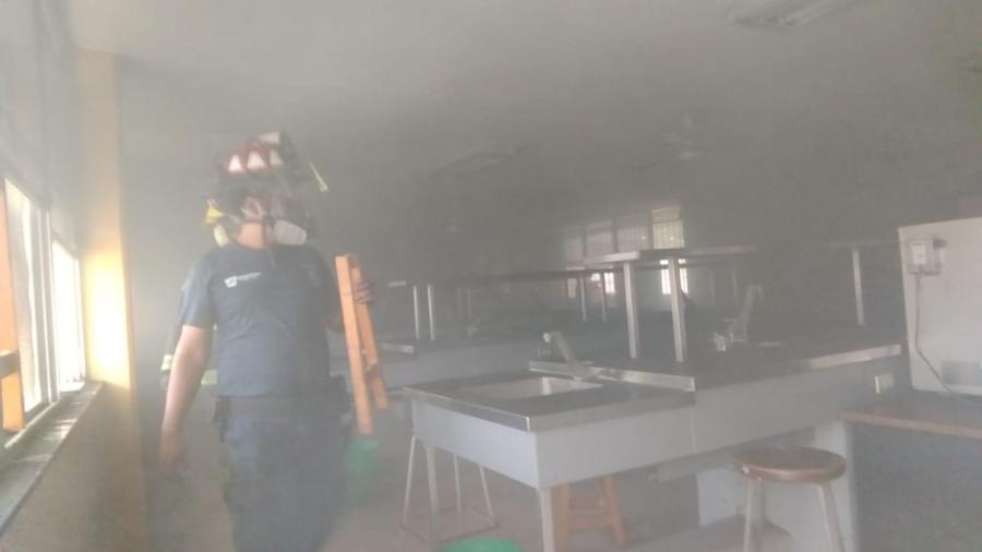 Se incendia laboratorio del Tec de Madero, 3 intoxicados