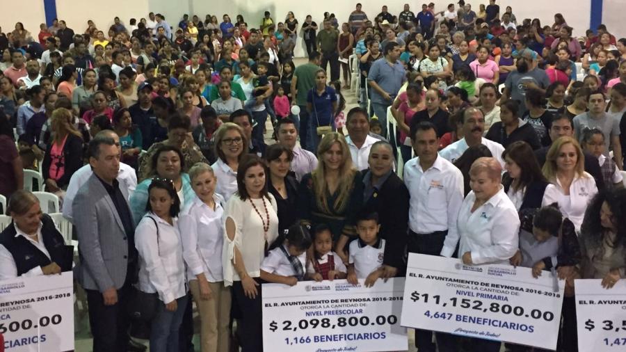 Inicia entrega de becas en Reynosa