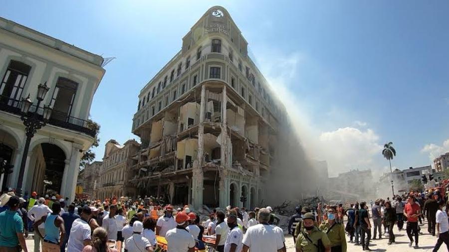 Suman 25 muertos por explosión el hotel Saratoga de La Habana