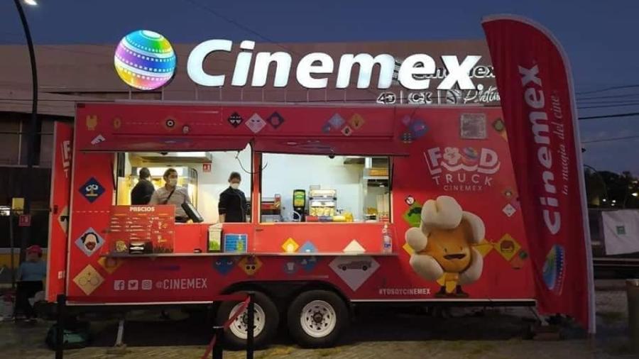 Implementan en Guadalajara primeros autocinemas durante pandemia