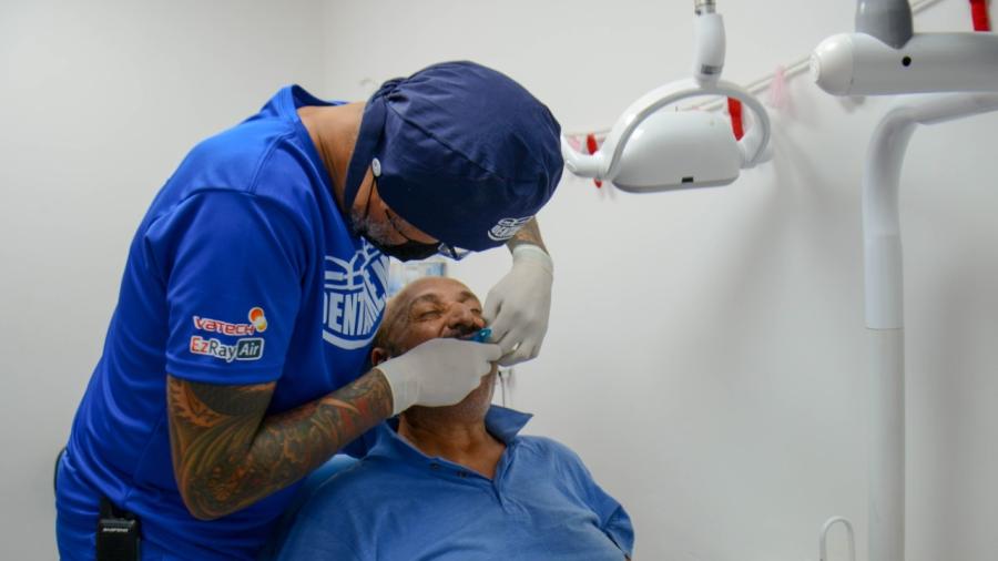Inicia DIF Nuevo Laredo campaña de prótesis dentales "Tocando sonrisas de corazón"
