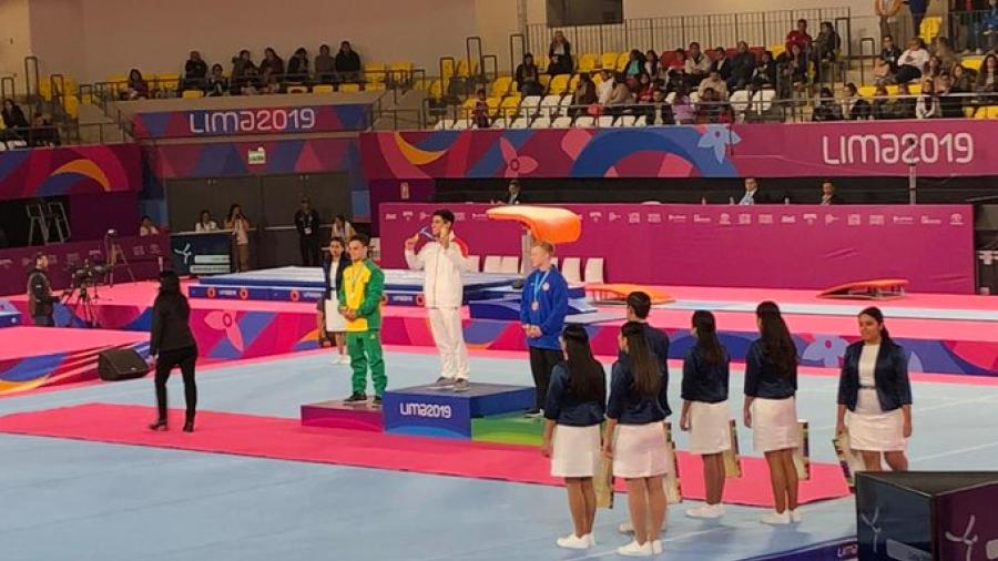  Isaac Núñez hace historia en las barras paralelas al obtener la medalla de oro