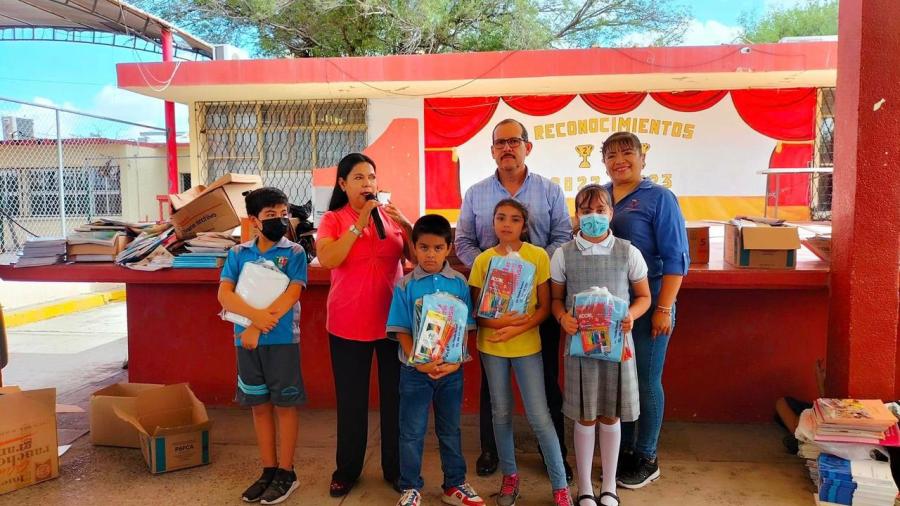 Fomentan reciclaje de libros y cuadernos en primarias
