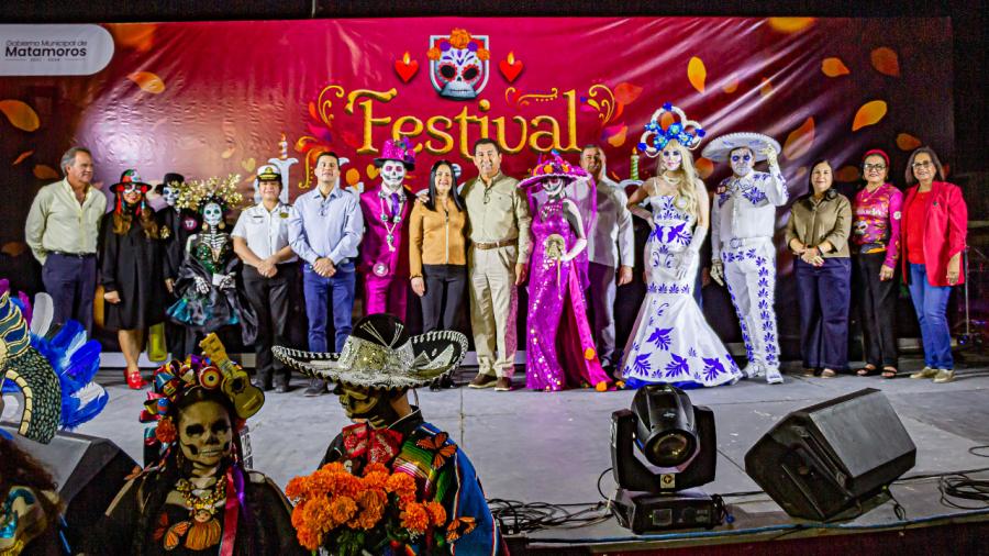 Inaugura Alcalde Mario López Festival de la Huesuda 2022; cientos de familias abarrotan la Calle 9