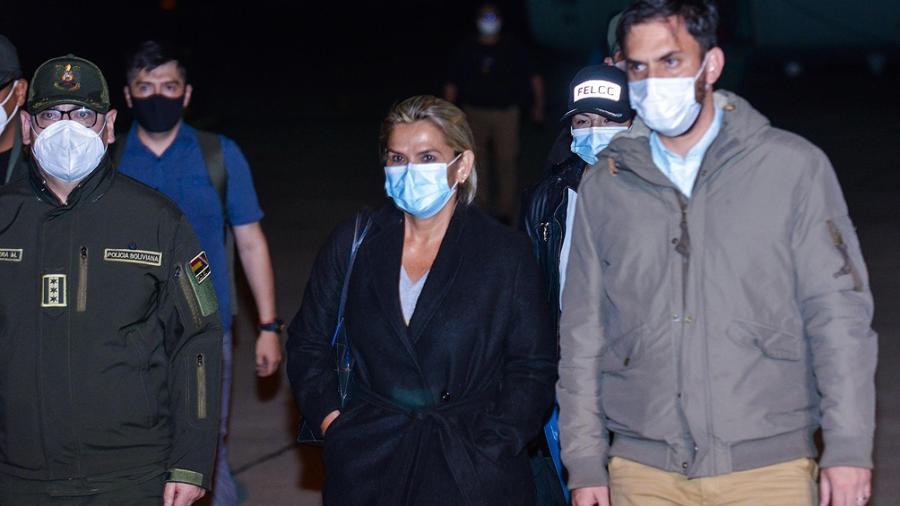 Arrestan a la expresidenta de Bolivia Jeanine Añez