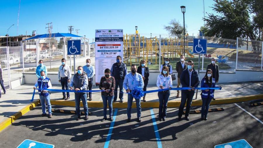 Cumple Rivas y entrega a vecinos de La Palacios nueva Plaza P&uacute;blica