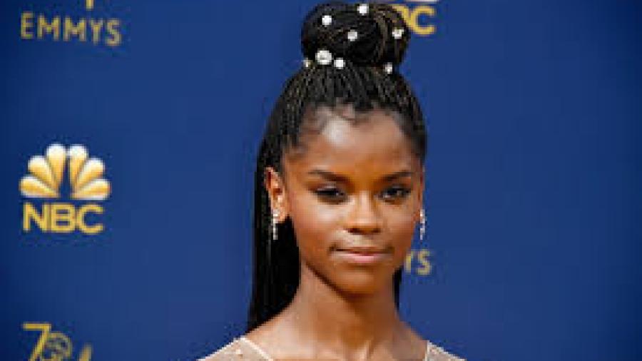 Quieren cancelar a Letitia Wright por comentario anti vacuna Covid-19