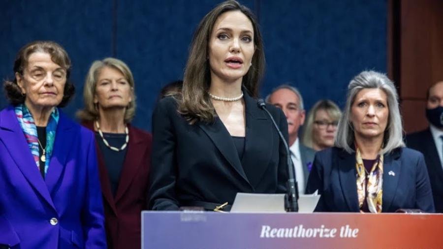 Angelina Jolie comparece en Senado por víctimas de violencia de género