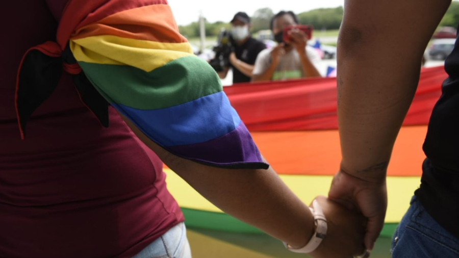 Senado aprueba IMSS e ISSSTE cubran con protección social a parejas del mismo sexo