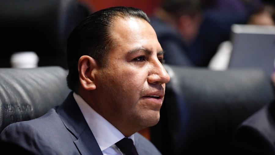 No hay orden de aprehensión contra CDV, solo ficha roja: presidente del senado, Eduardo Ramírez