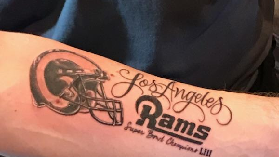 Aficionado se tatúa en el antebrazo que los Rams ganarán el SB LIII 