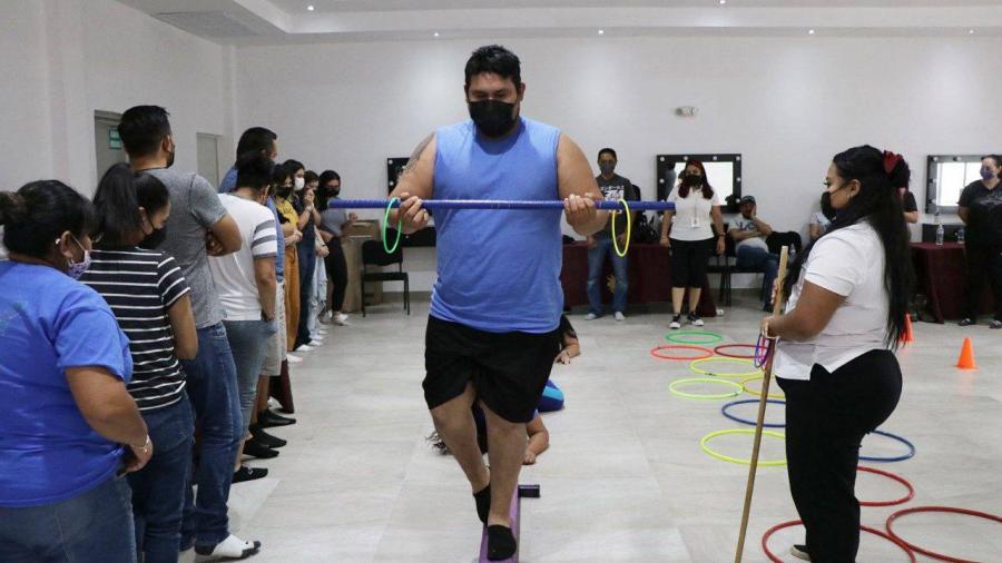 Ense&ntilde;an estrategias a padres de familia para mejorar calidad de vida de menores con discapacidad 