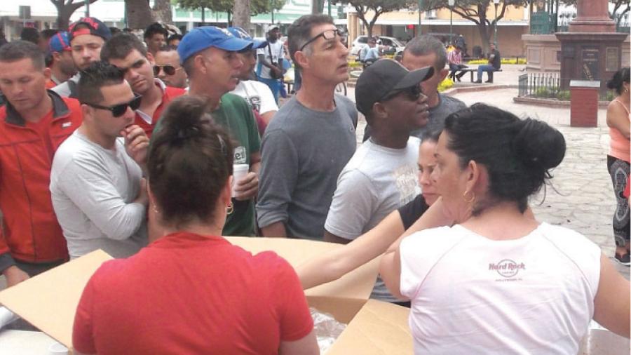 Más de 450 cubanos varados en Nuevo Laredo