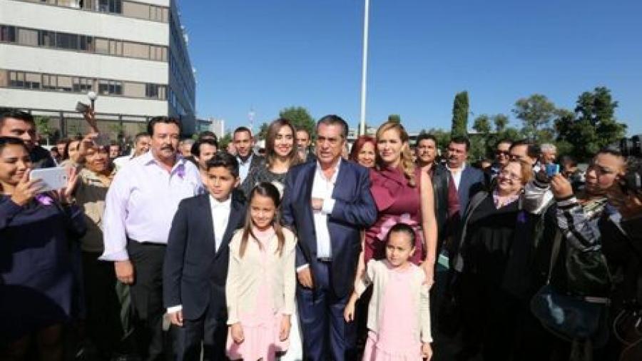 Se registra Jaime Rodr&iacute;guez "El Bronco" como aspirante a candidato independiente