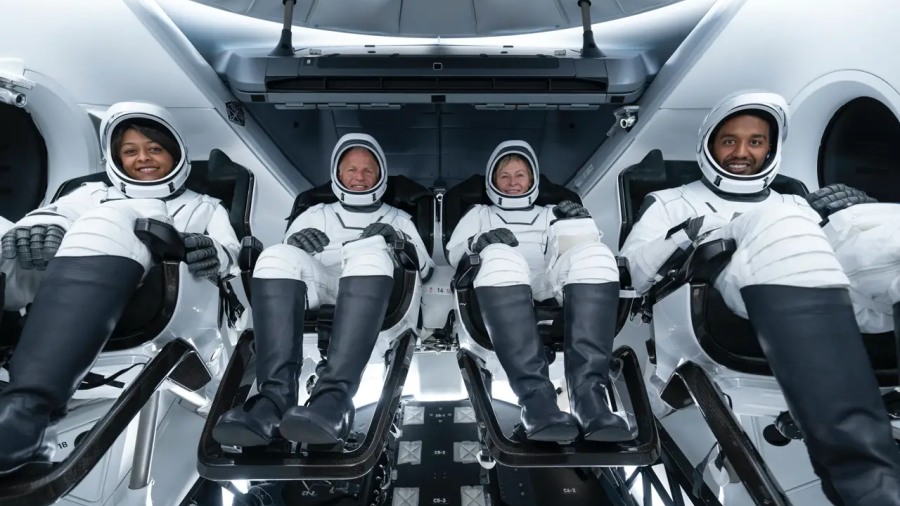 El primer viaje comercial al espacio: ¡Seis tripulantes despegan este jueves!