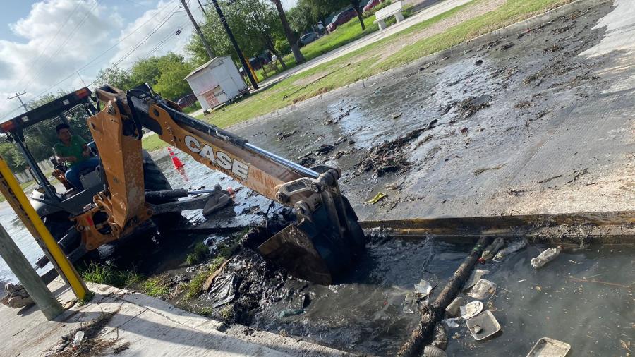 Implementa Alcalde Carlos Peña Ortiz trabajo de limpieza y desazolve