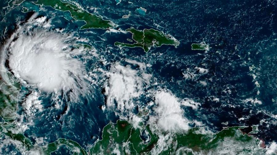 "Lisa" se degrada a tormenta en Belice y Centroamérica
