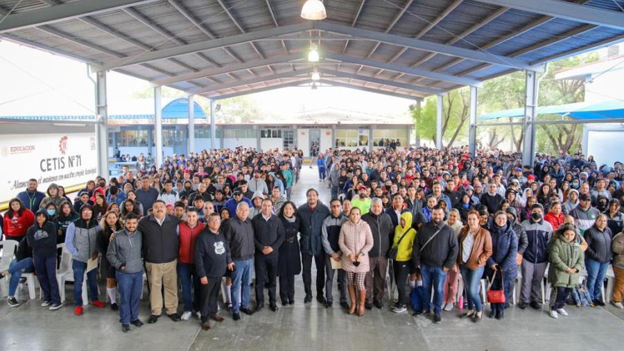 Registran a estudiantes en Programa de Becas Municipales