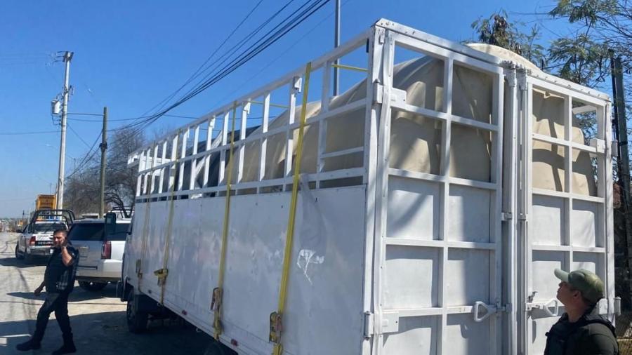 Rescatan a migrantes que se encontraban en contenedores de agua en Nuevo León