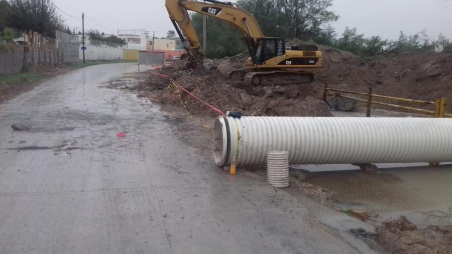 Soluciona COMAPA brote de aguas residuales en Paseo de la Cañada