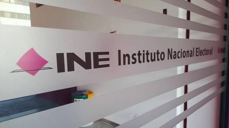 Pide Morena al INE dejar de usar color rosa en imagen Institucional